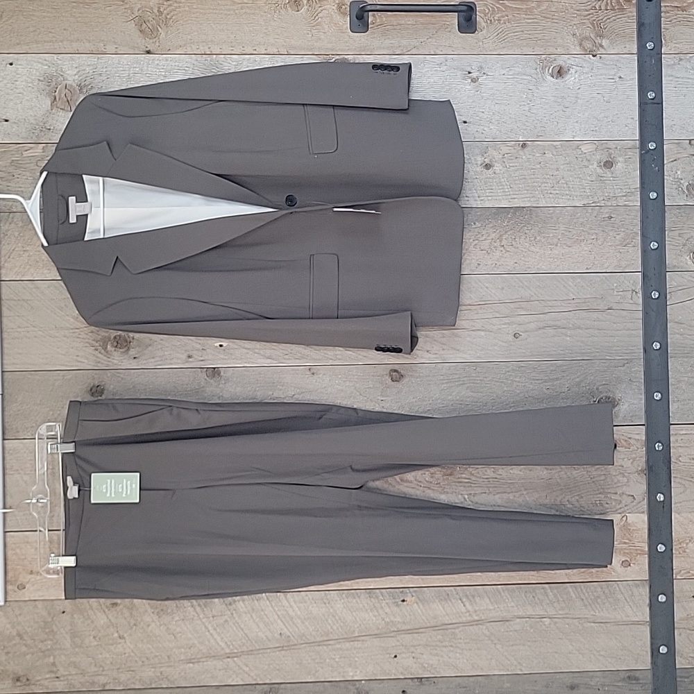 H&M classic dark olive green oversize professional suit L